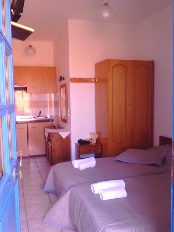 Apartamento Karagiannaki Skala Sykamineas Habitación foto
